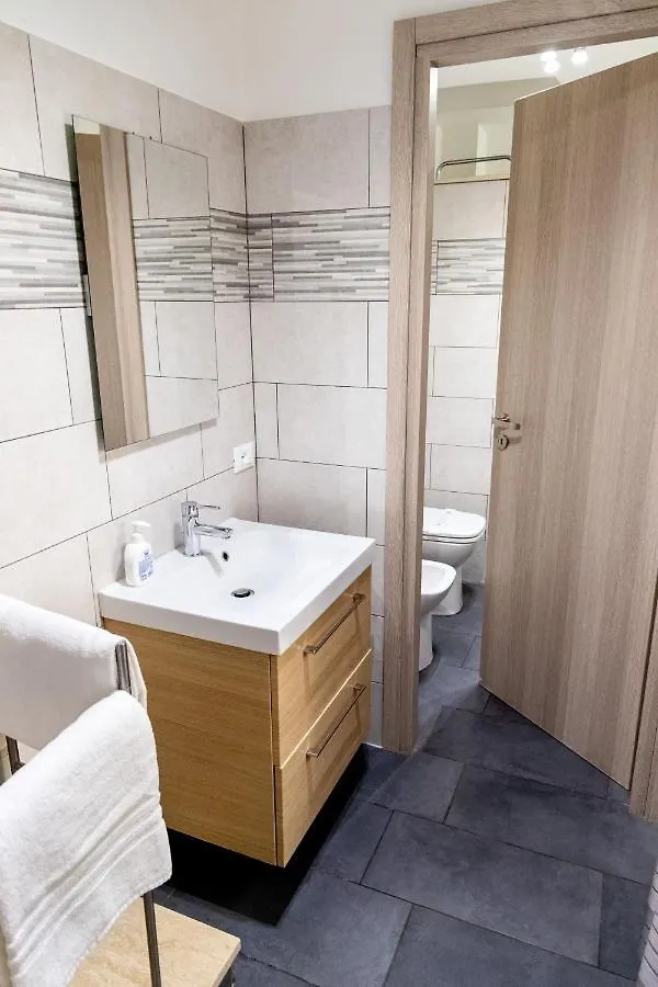 Sannio Deluxe Apartment - San Giovanni Rzym 0*,  Włochy